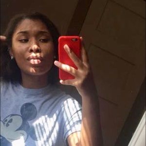 Meet your Posher, Monica